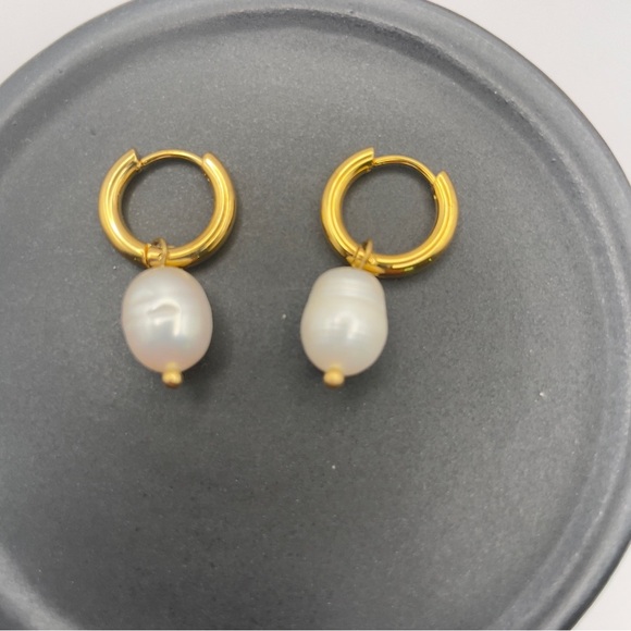 Gold Hoop Earrings with Freshwater Pearl Dangles – Chic Modern Style - Picture 2 of 6